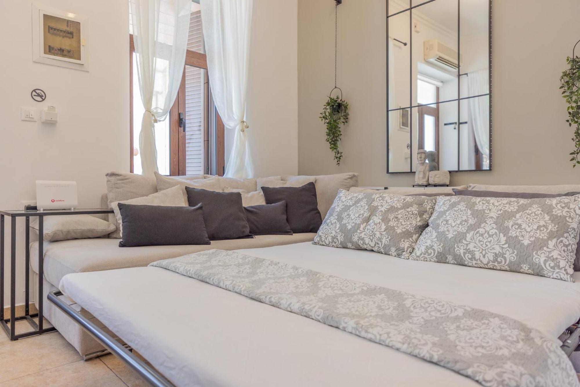The Neo-classic Loft *